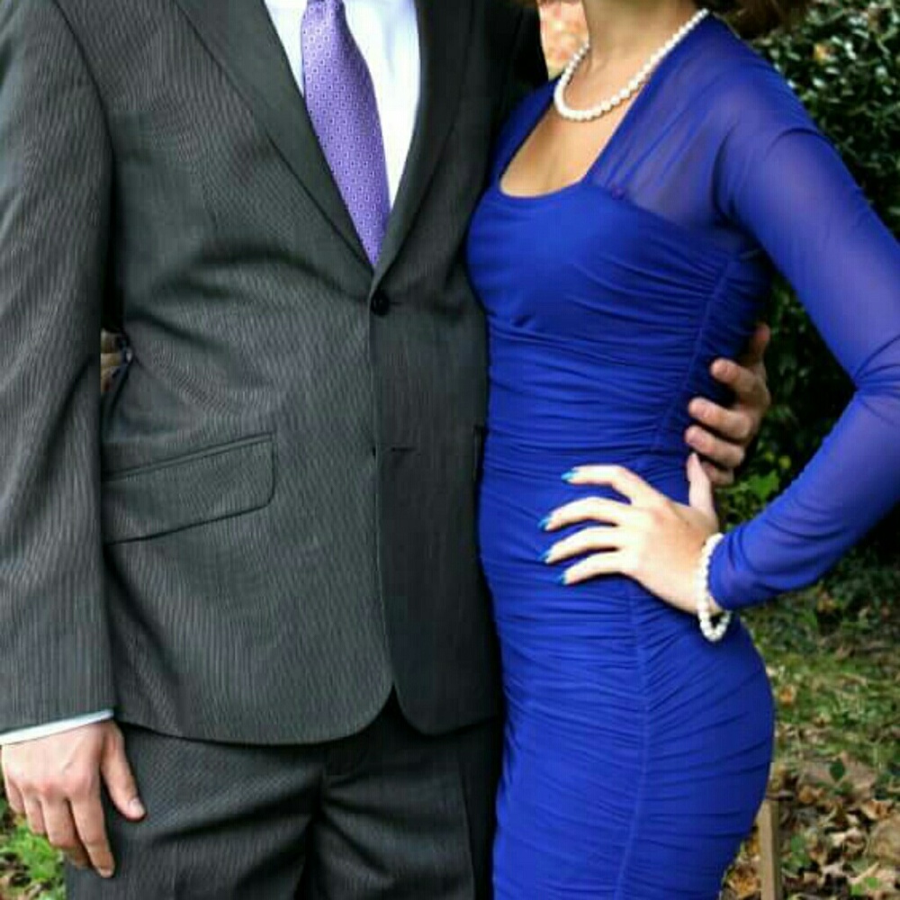 Ruched blue dress with sleeves